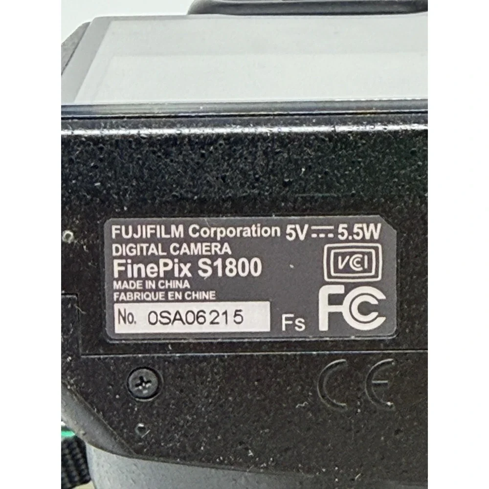 Fujifilm FinePix S1800 Digital Camera Black 12.2MP 18x Optical Zoom Bundle Box